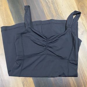 Lululemon size 6 tank